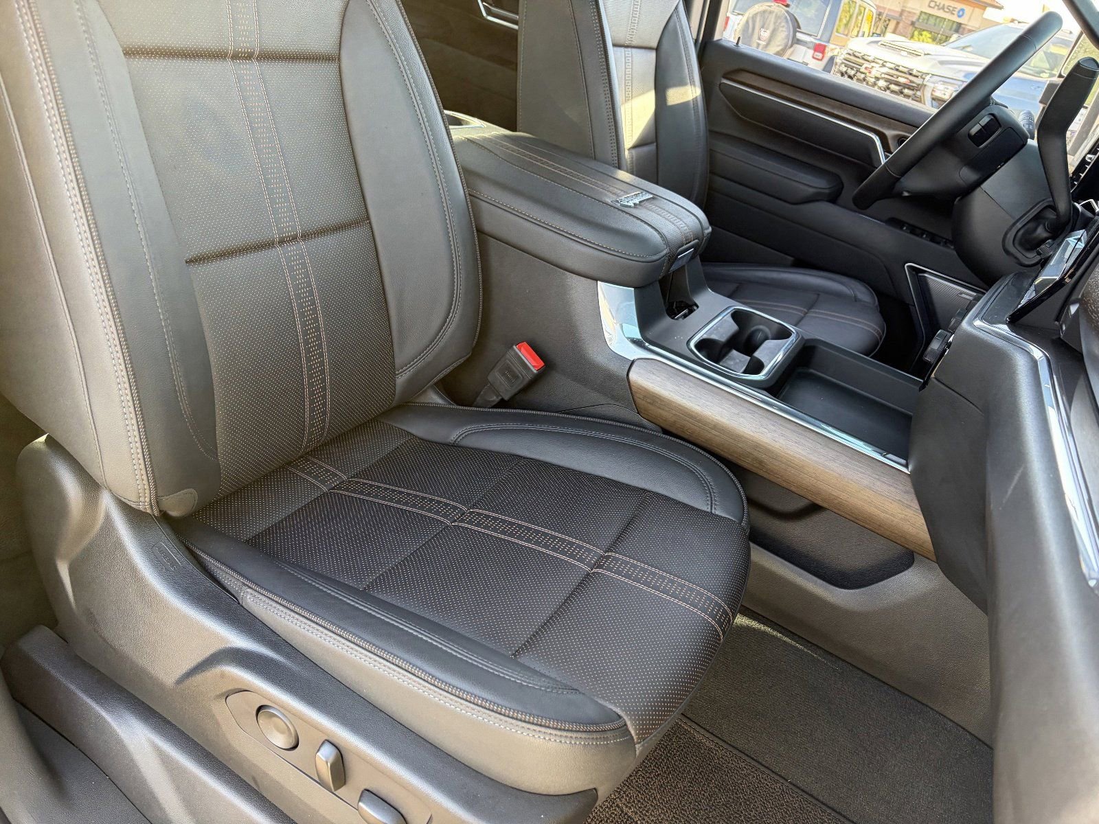 2025 Chevrolet Silverado 3500HD High Country - Photo 11
