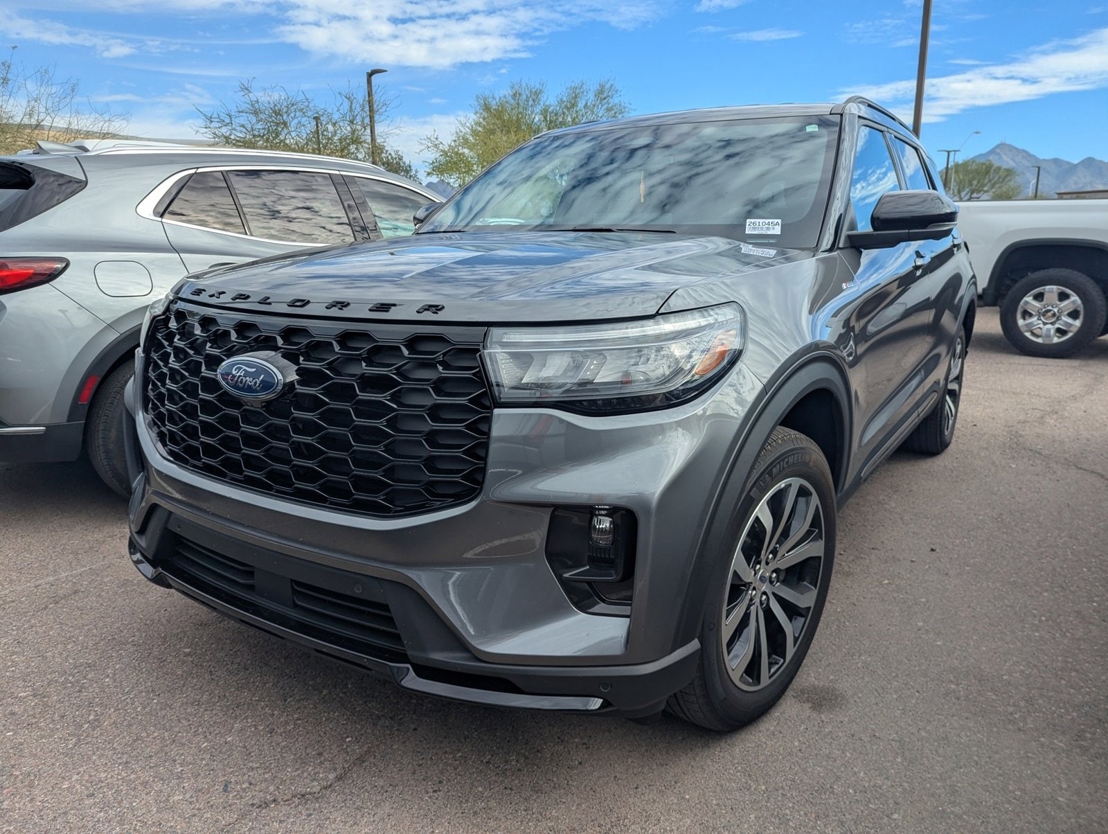 2025 Ford Explorer ST-LINE's photo