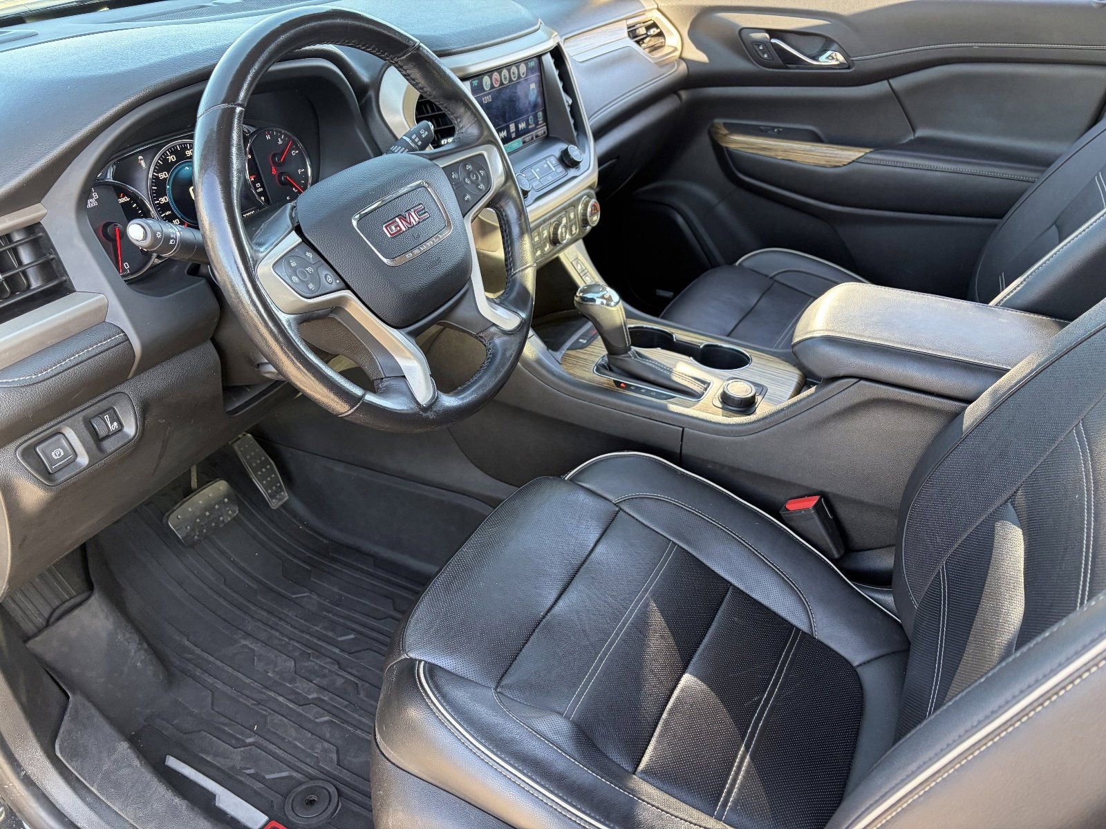 2019 GMC Acadia Denali - Photo 19