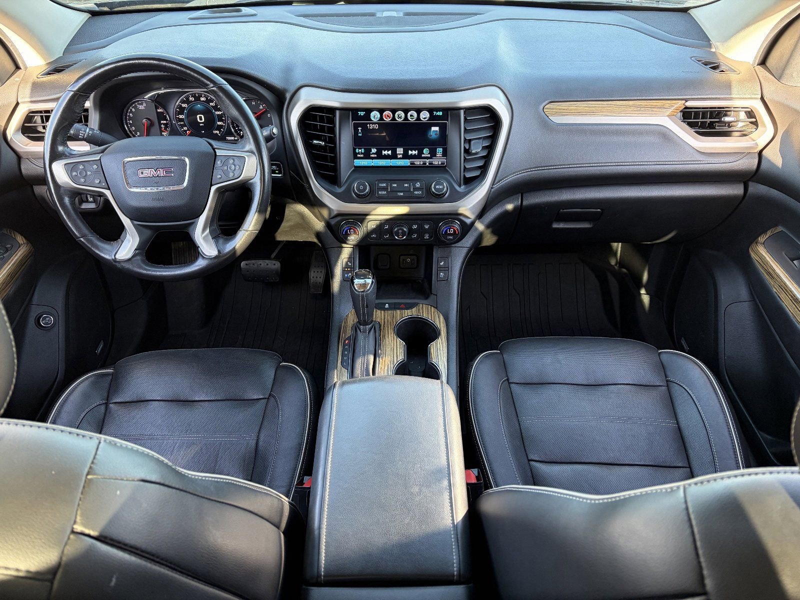 2019 GMC Acadia Denali - Photo 16