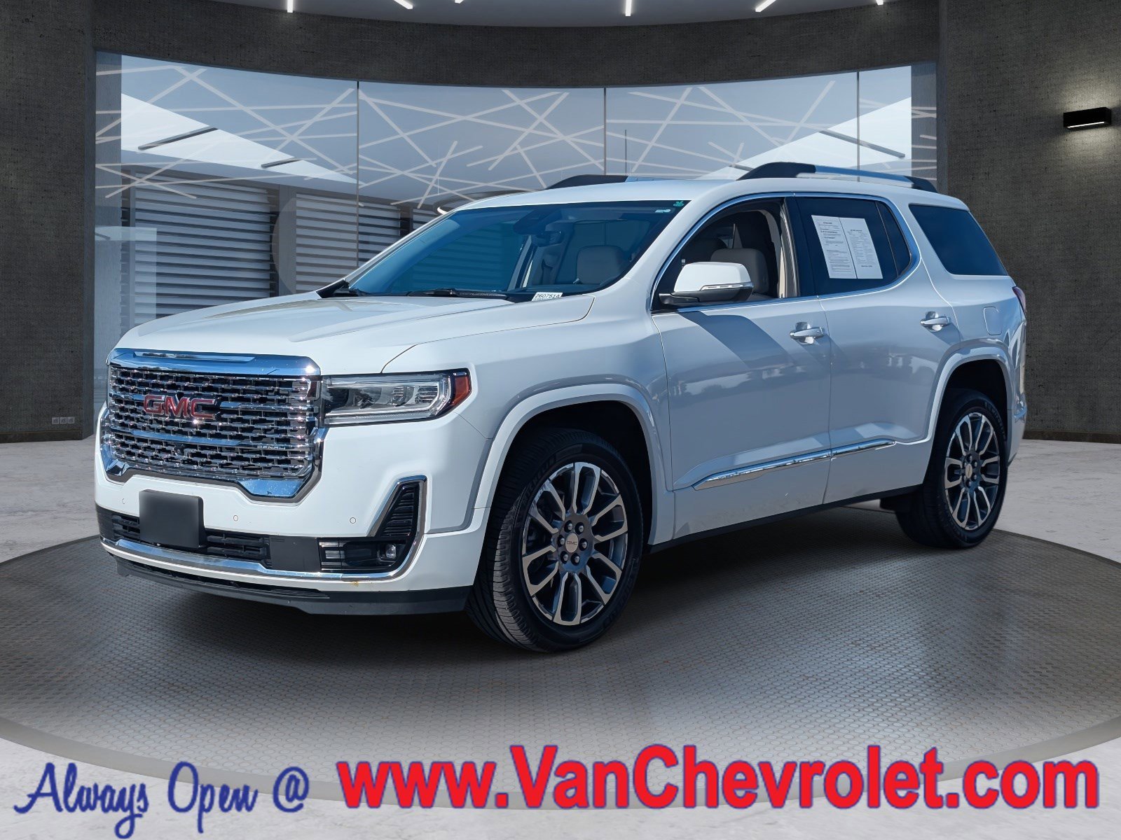 2021 GMC Acadia Denali's photo