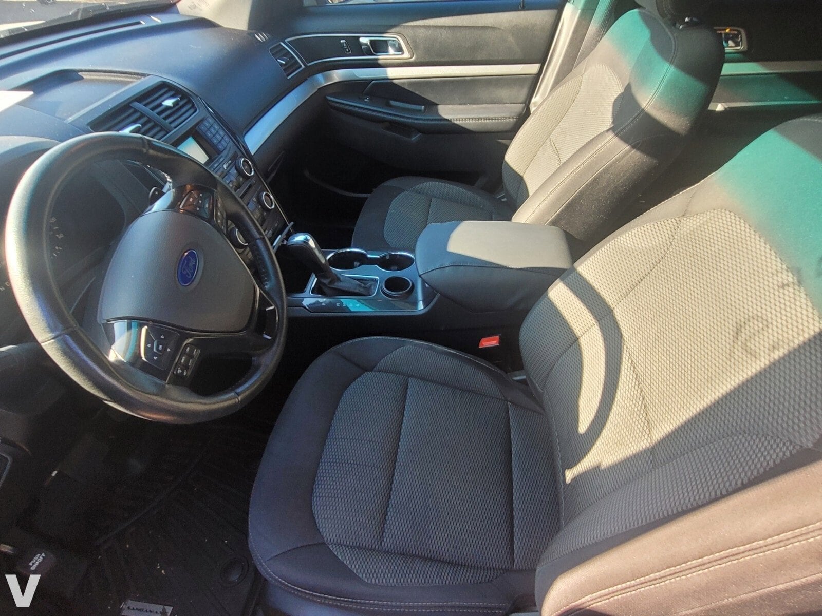 Image 7 of 2017 Ford Explorer XLT SUV