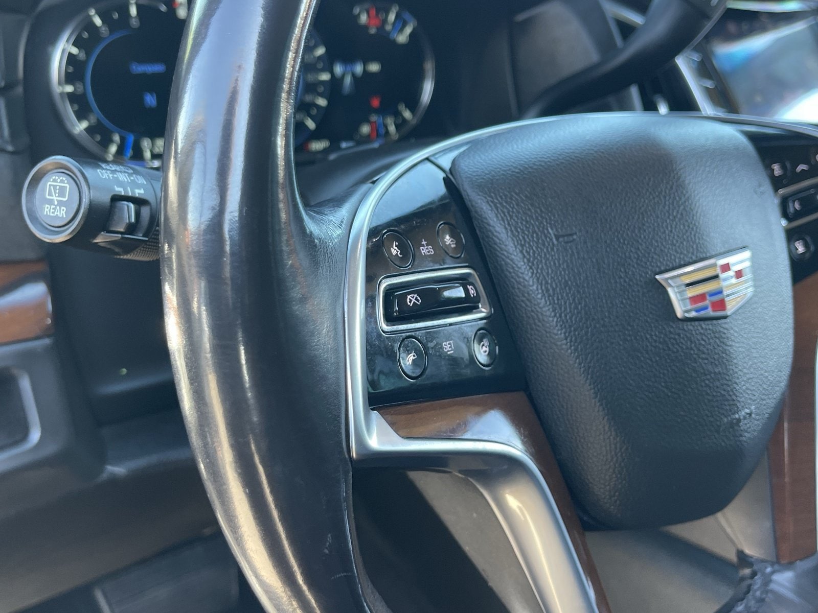2018 Cadillac Escalade Premium Luxury - Photo 26