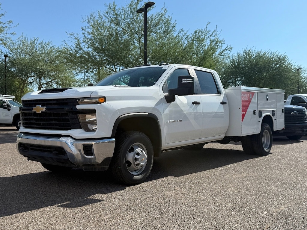 New 2024 Chevrolet Silverado 3500 HD Chassis Cab Work Truck Truck Crew Cab