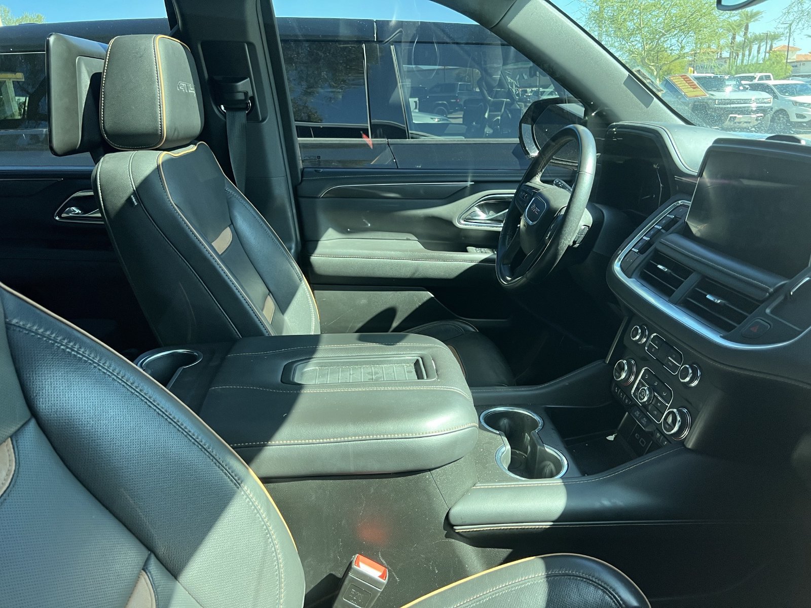 2021 GMC Yukon AT4 - Photo 8