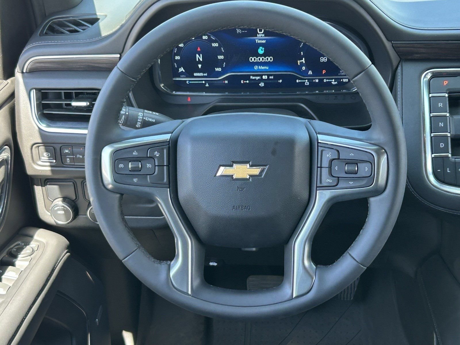 2024 Chevrolet Suburban LT - Photo 21