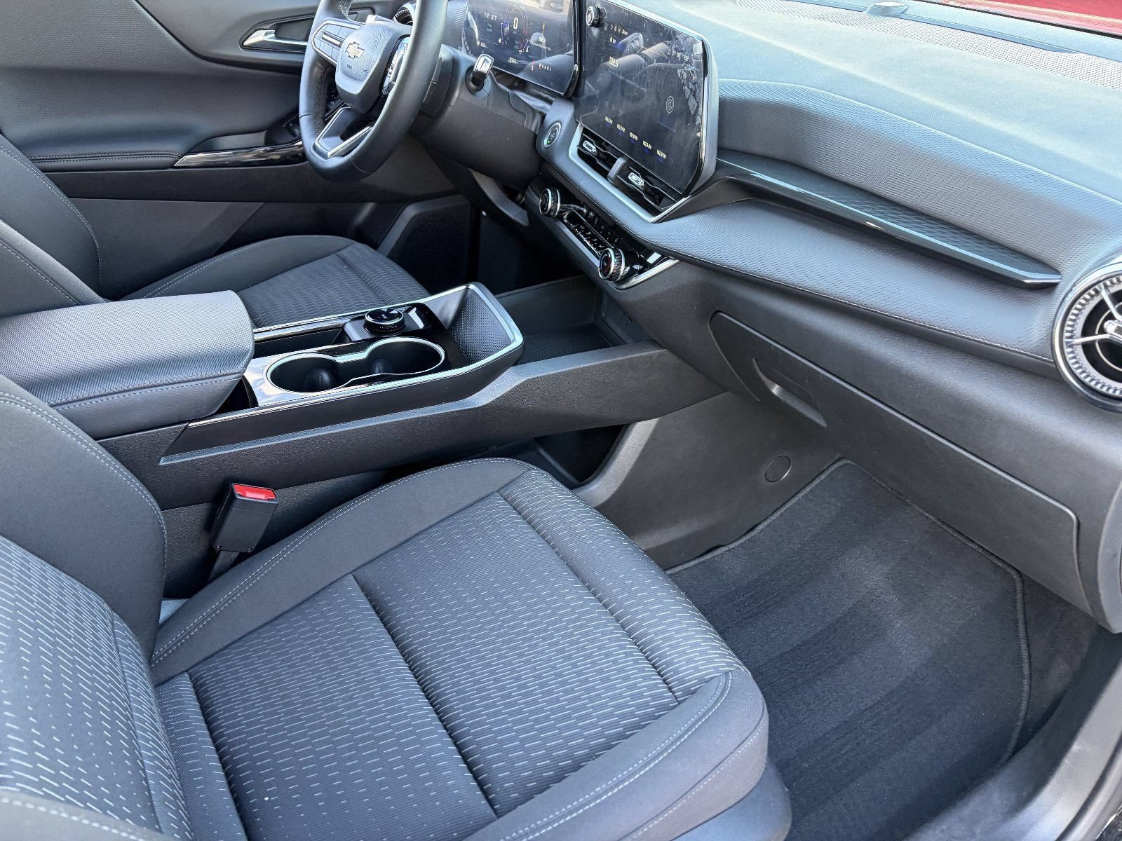 2026 Chevrolet Equinox LT - Photo 13