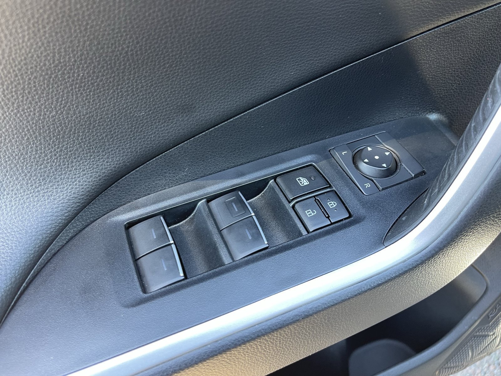 2023 Toyota RAV4 XSE - Photo 22