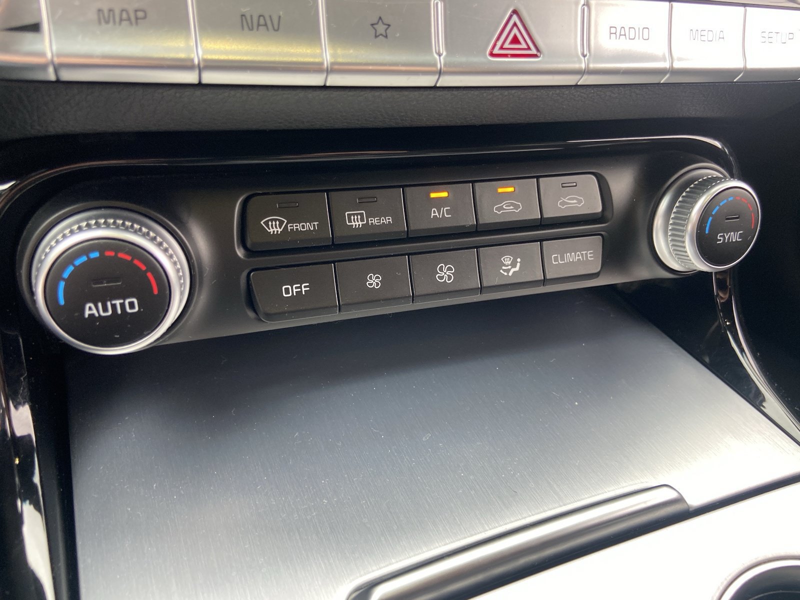 2023 Kia Stinger GT2 - Photo 21