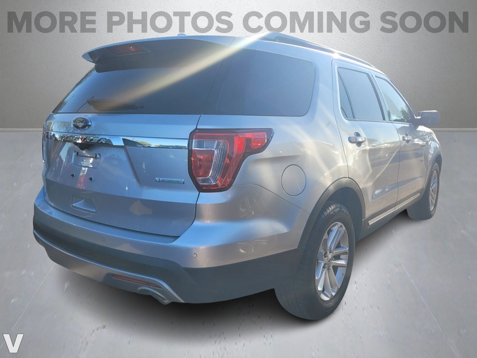 Image 4 of 2017 Ford Explorer XLT SUV