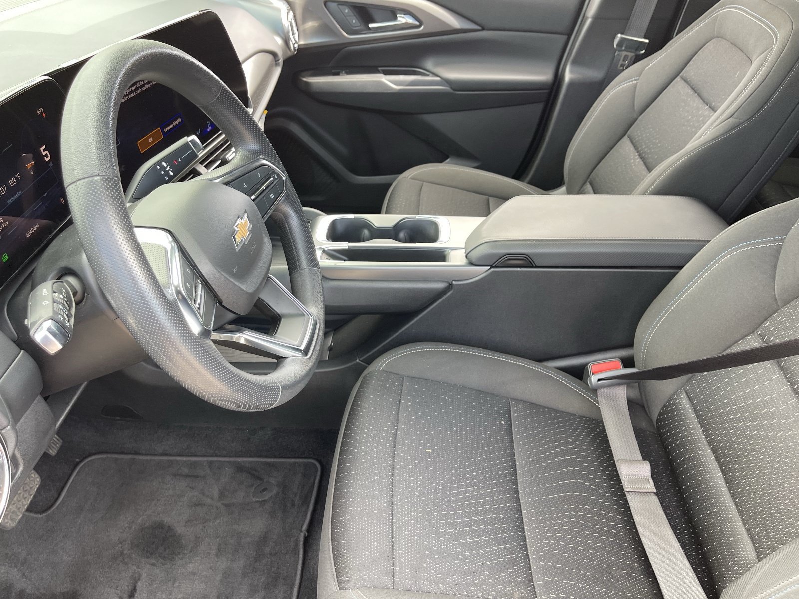 2025 Chevrolet Equinox EV LT - Photo 20