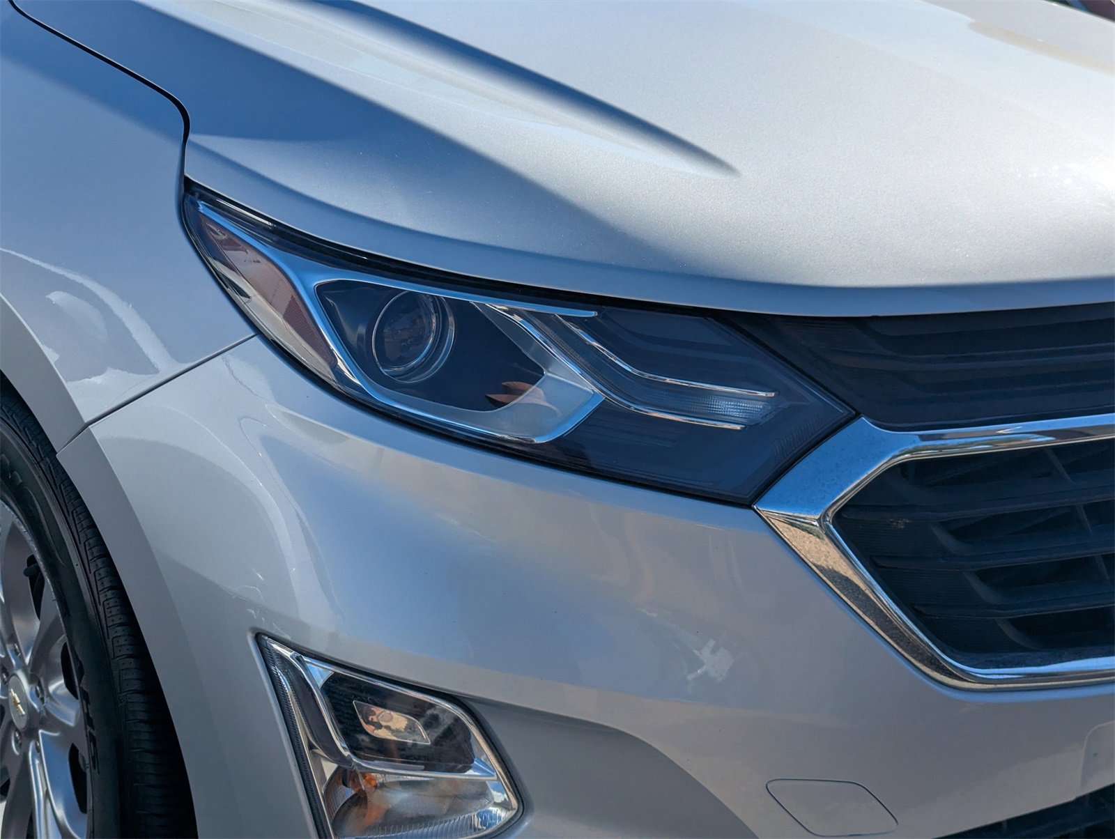 2021 Chevrolet Equinox LT photo 3