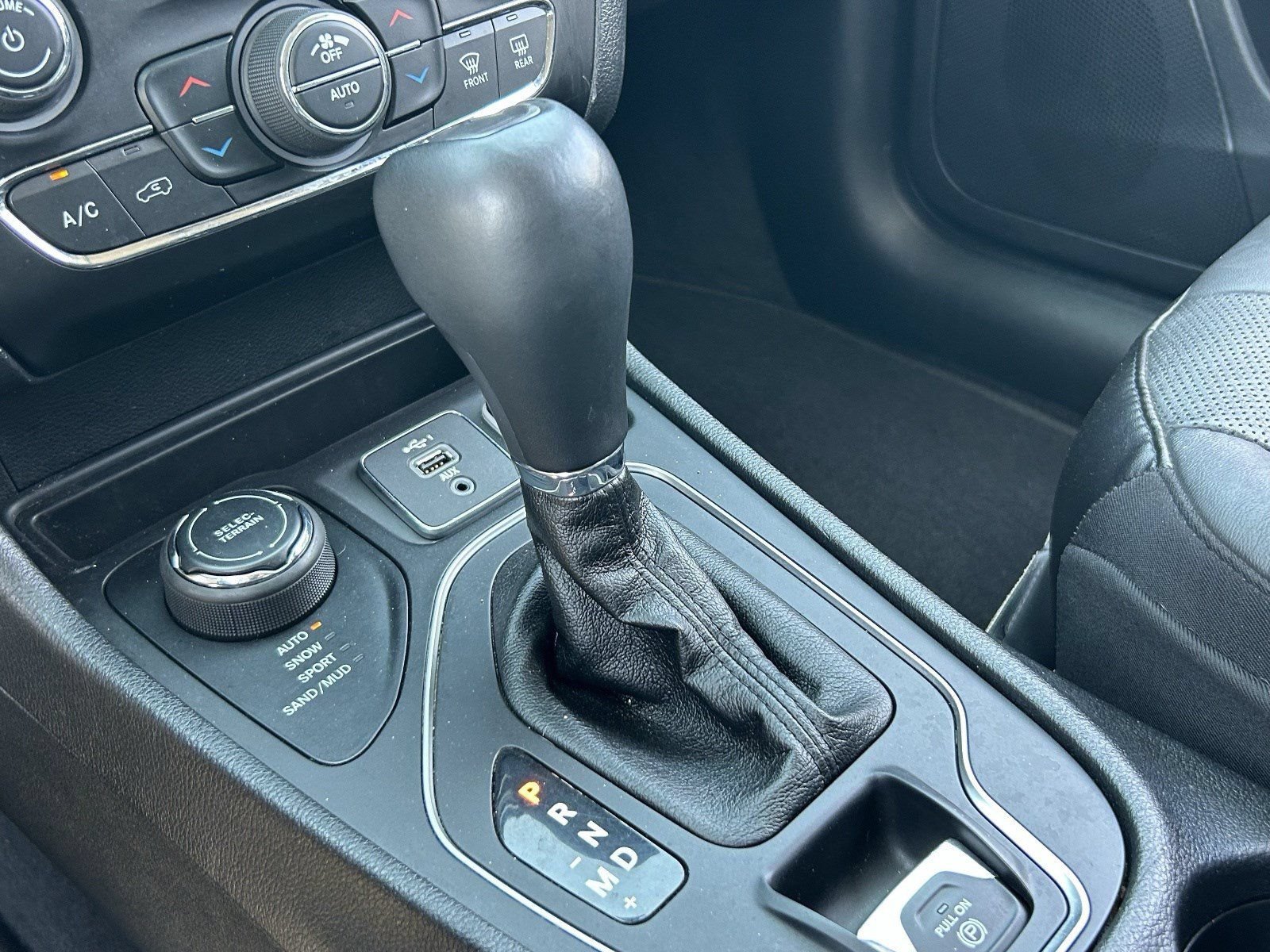 2021 Jeep Cherokee Latitude Lux - Photo 34