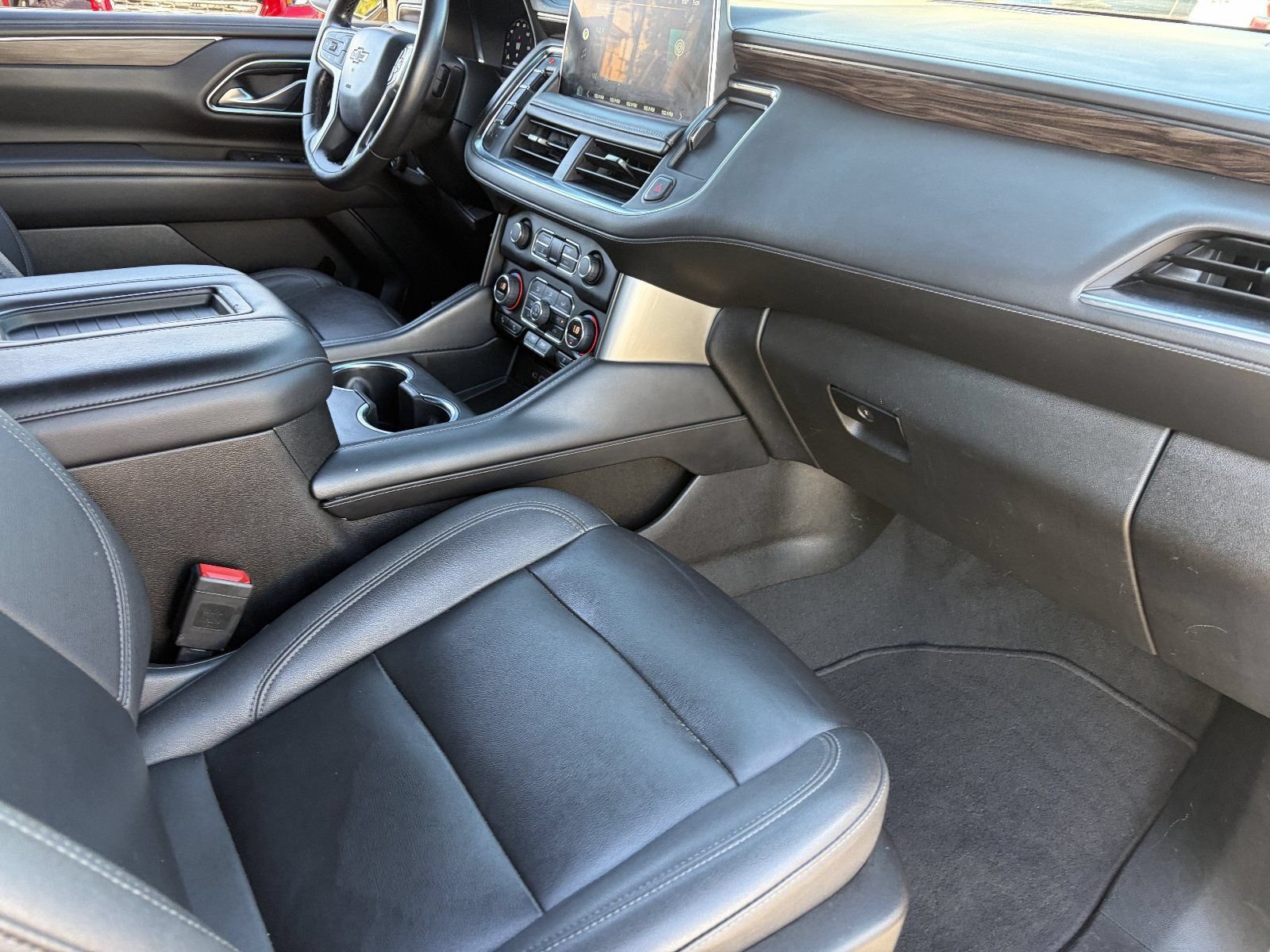 2022 Chevrolet Suburban Z71 - Photo 13