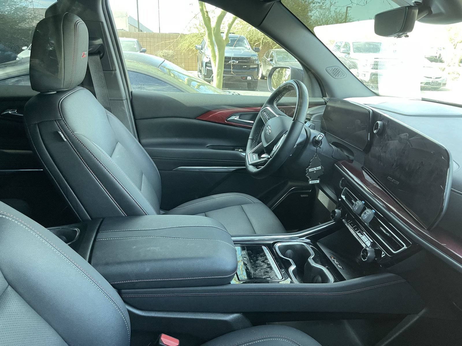 2025 Chevrolet Traverse Z71 - Photo 7
