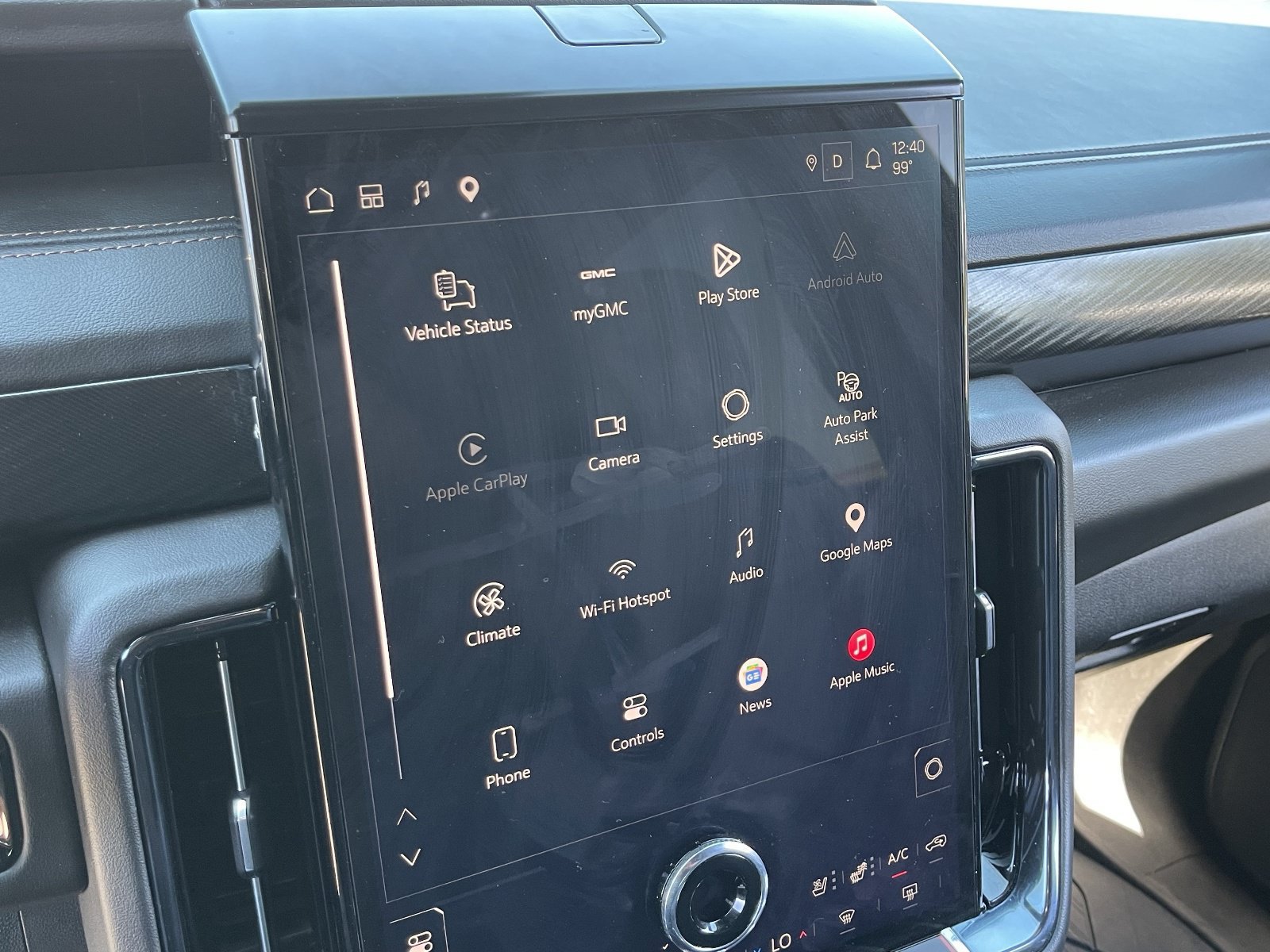 2025 GMC Yukon AT4 - Photo 30