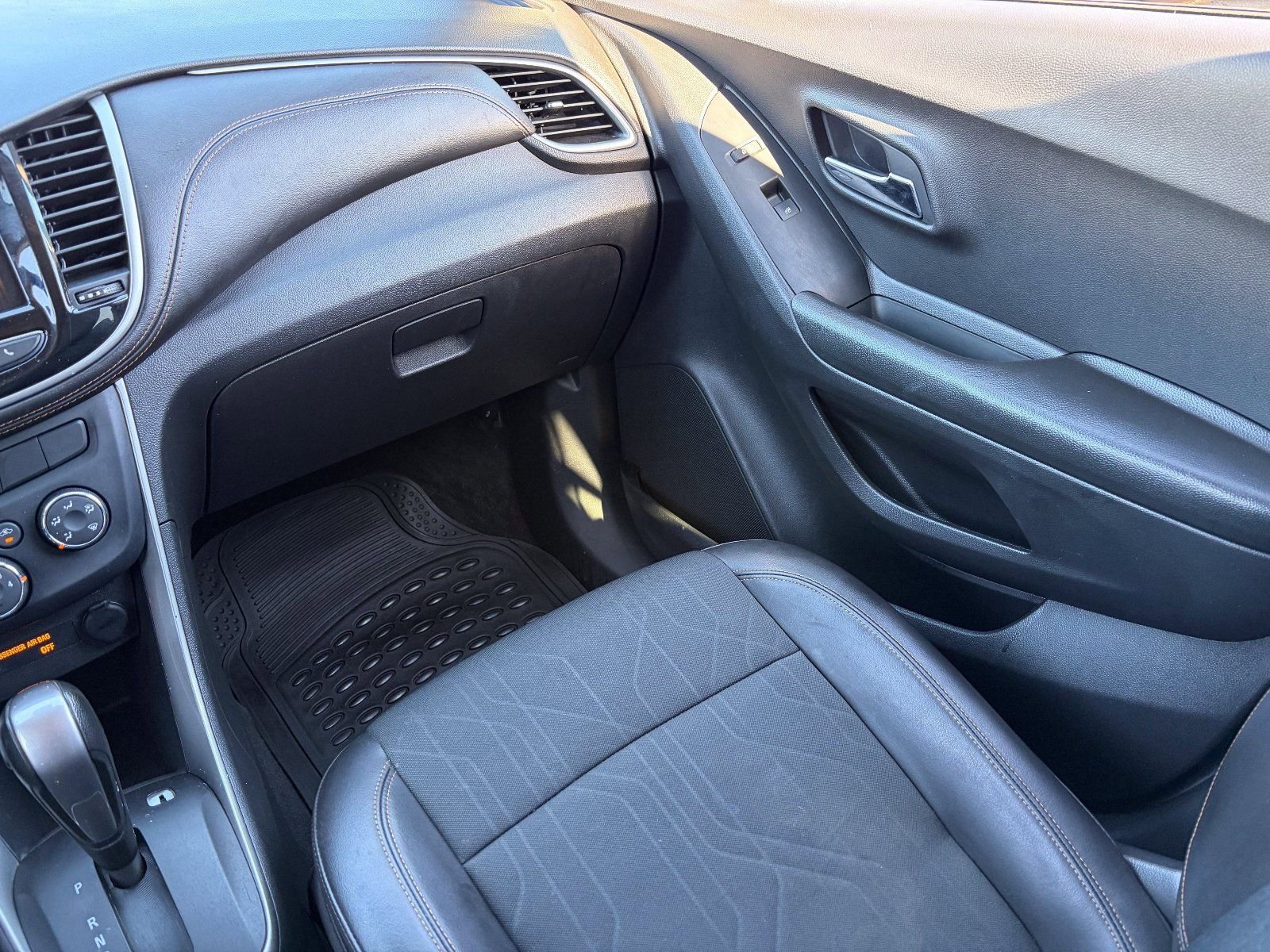 2022 Chevrolet Trax LT - Photo 16