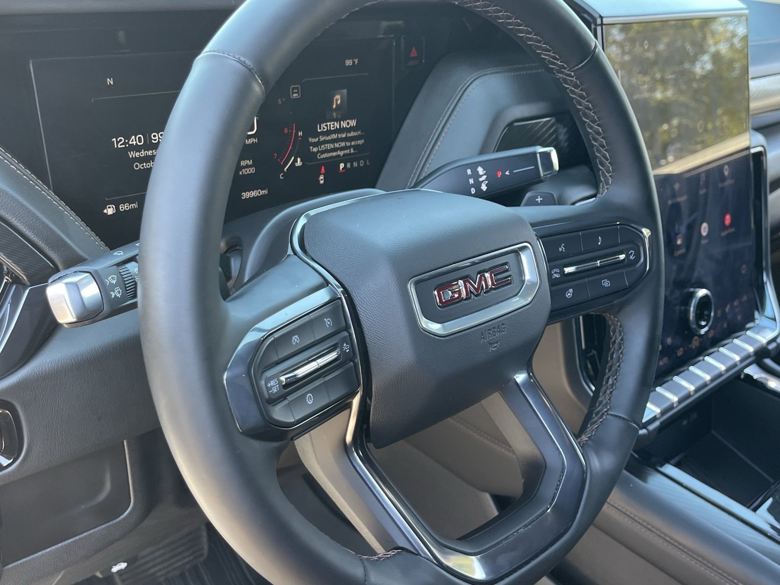 2025 GMC Yukon AT4 - Photo 25