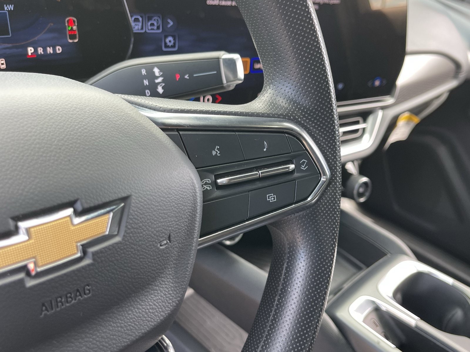 2025 Chevrolet Equinox EV LT - Photo 25