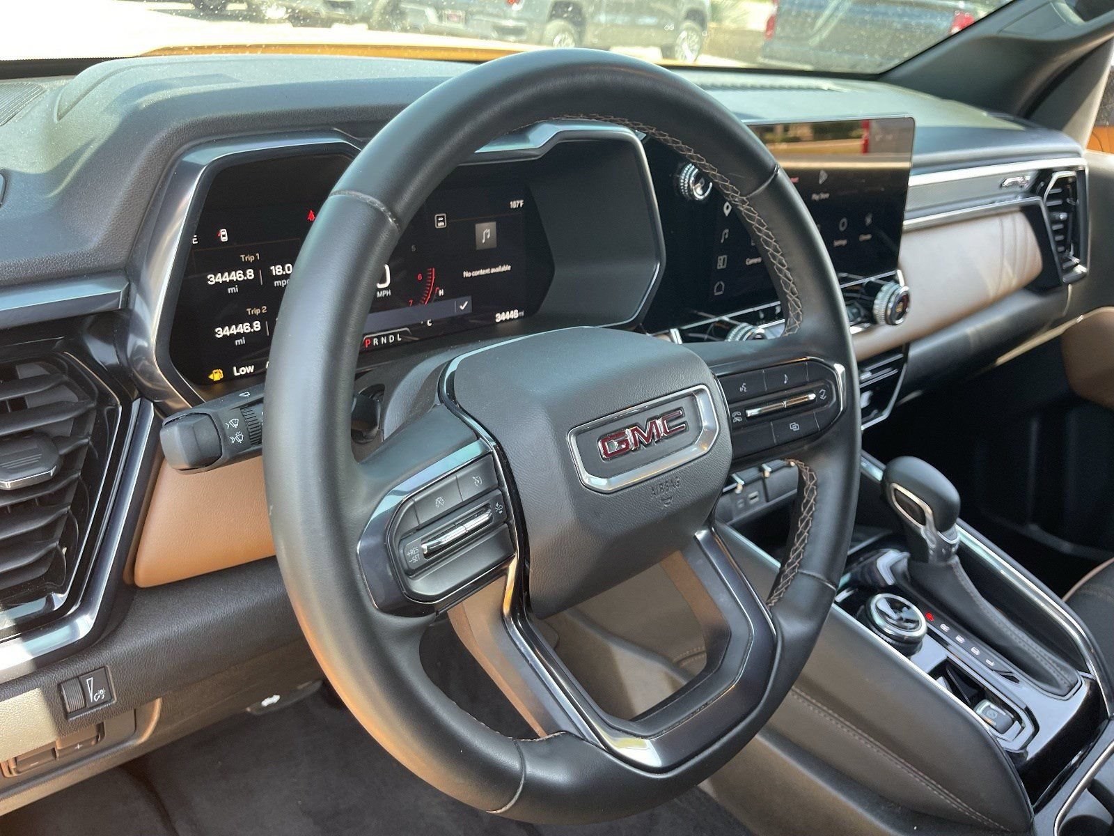 2025 GMC Canyon AT4 - Photo 24