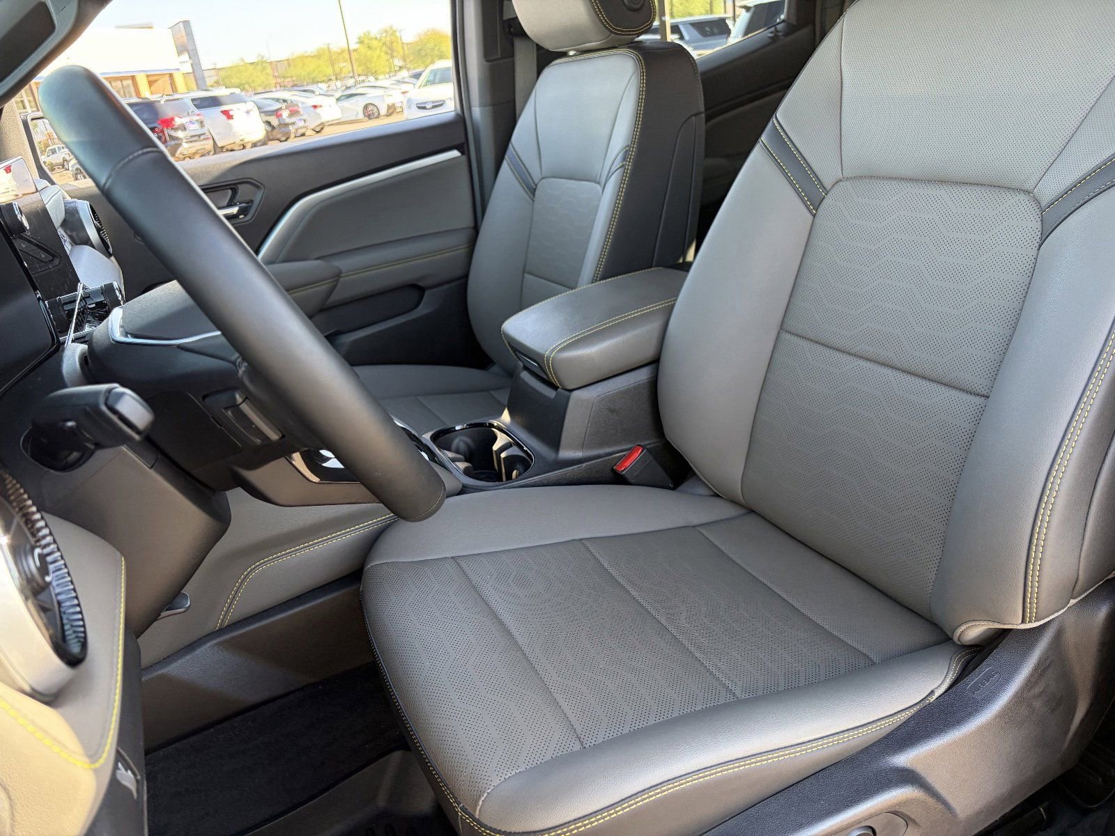 2025 Chevrolet Colorado ZR2 - Photo 21