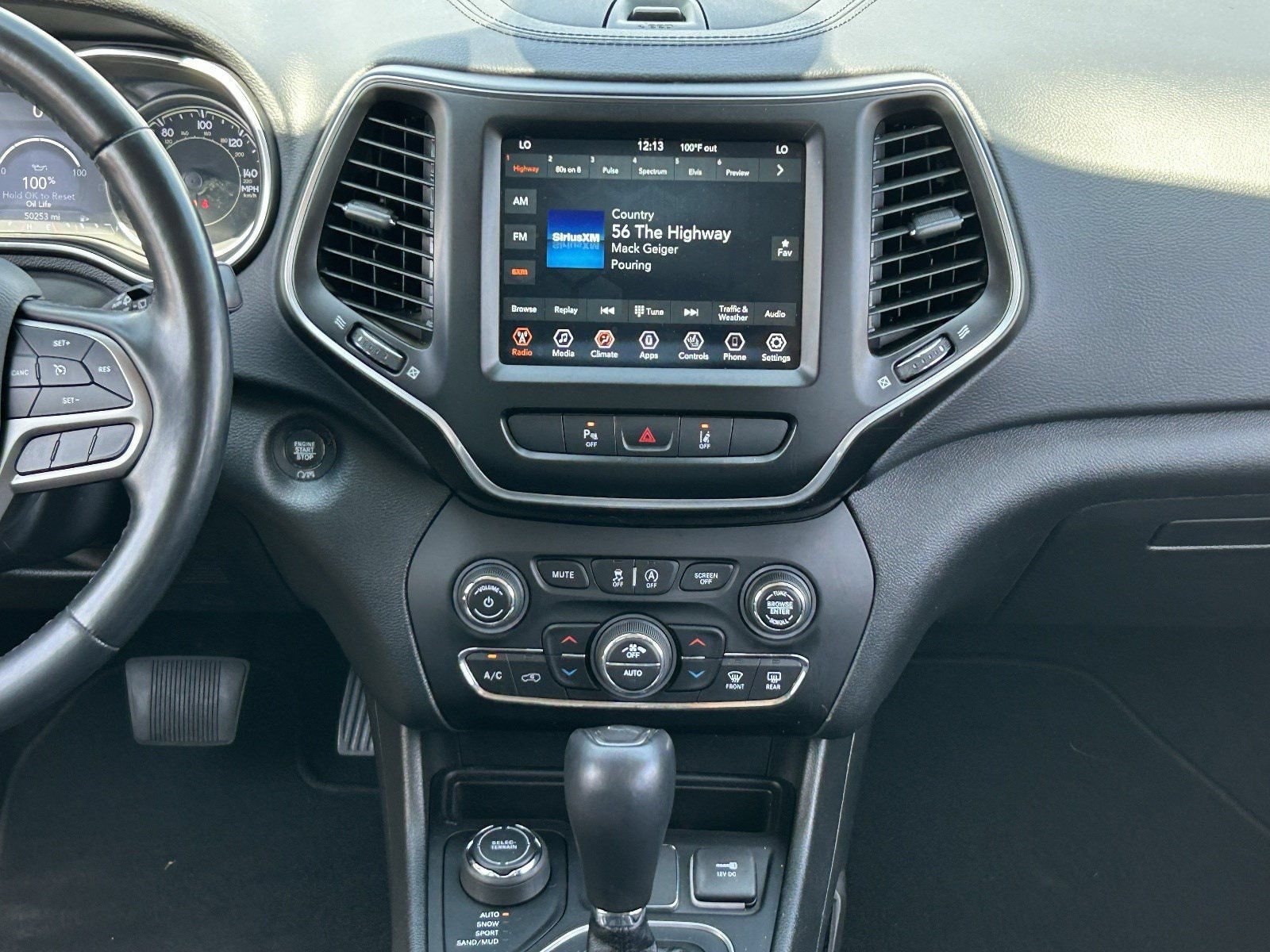 2021 Jeep Cherokee Latitude Lux - Photo 18