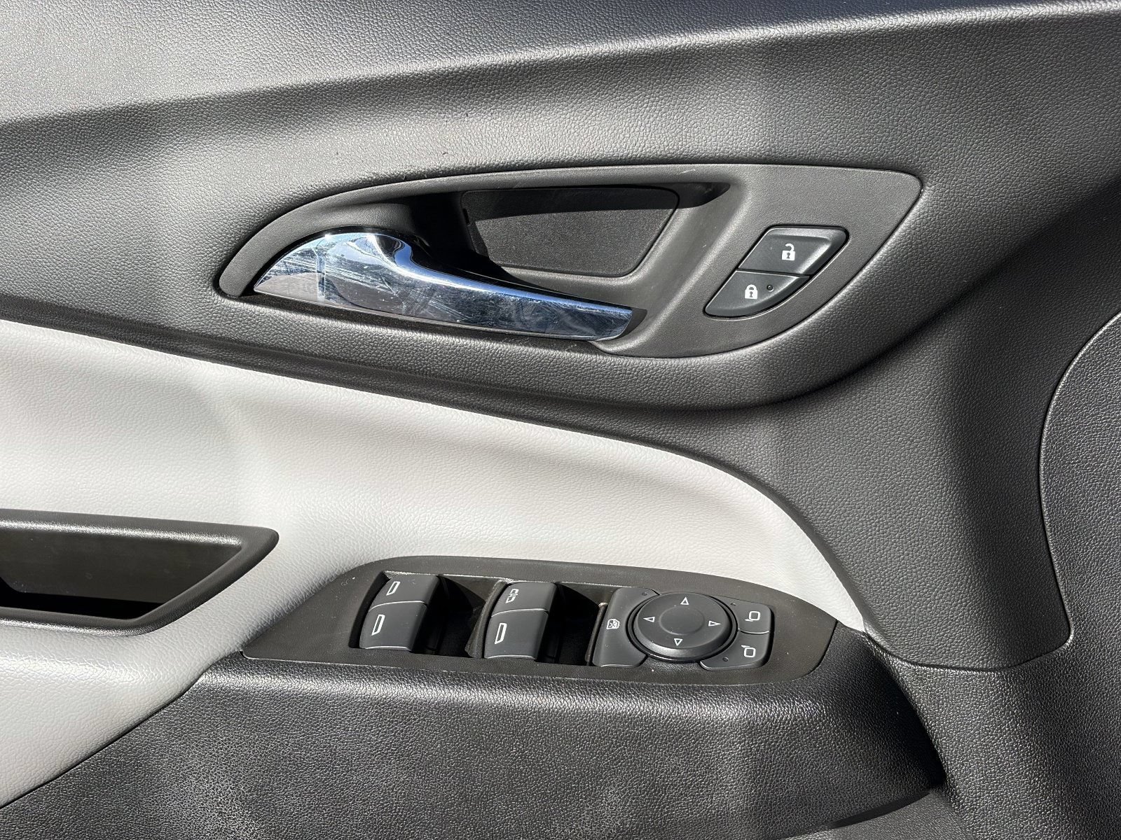 2024 Chevrolet Equinox LS - Photo 23
