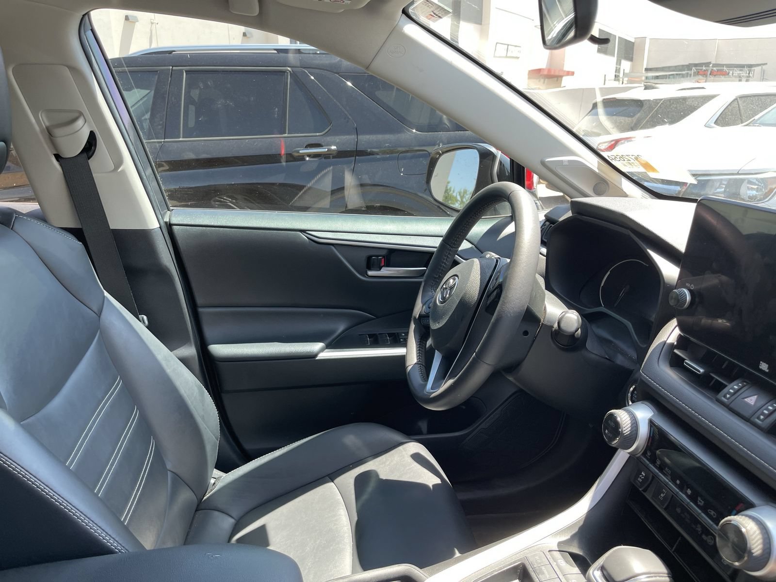 2023 Toyota RAV4 XLE Premium - Photo 7