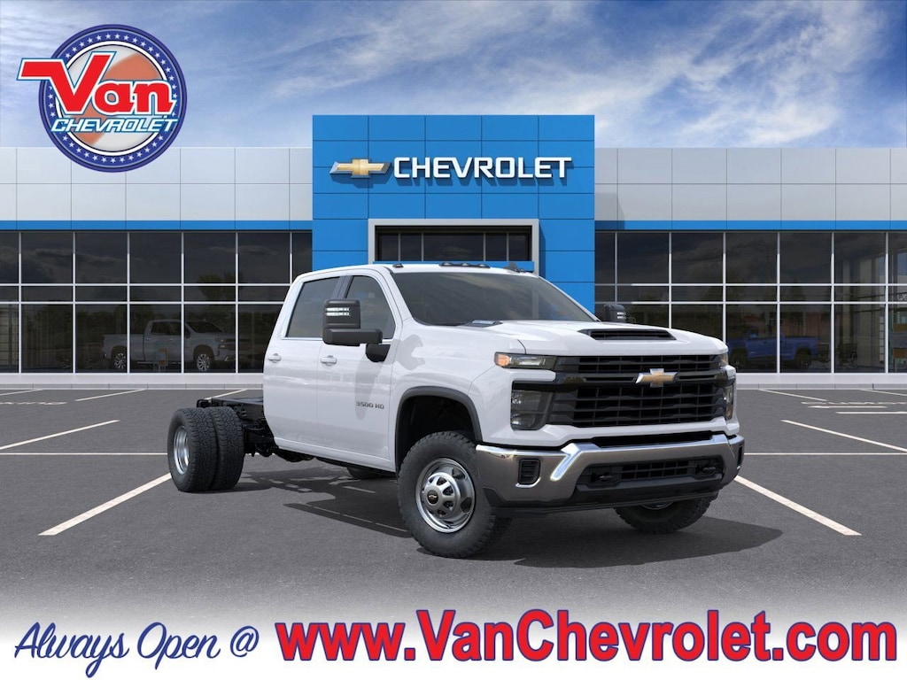 New 2025 Chevrolet Silverado 3500 HD Chassis Cab Work Truck Truck Crew Cab