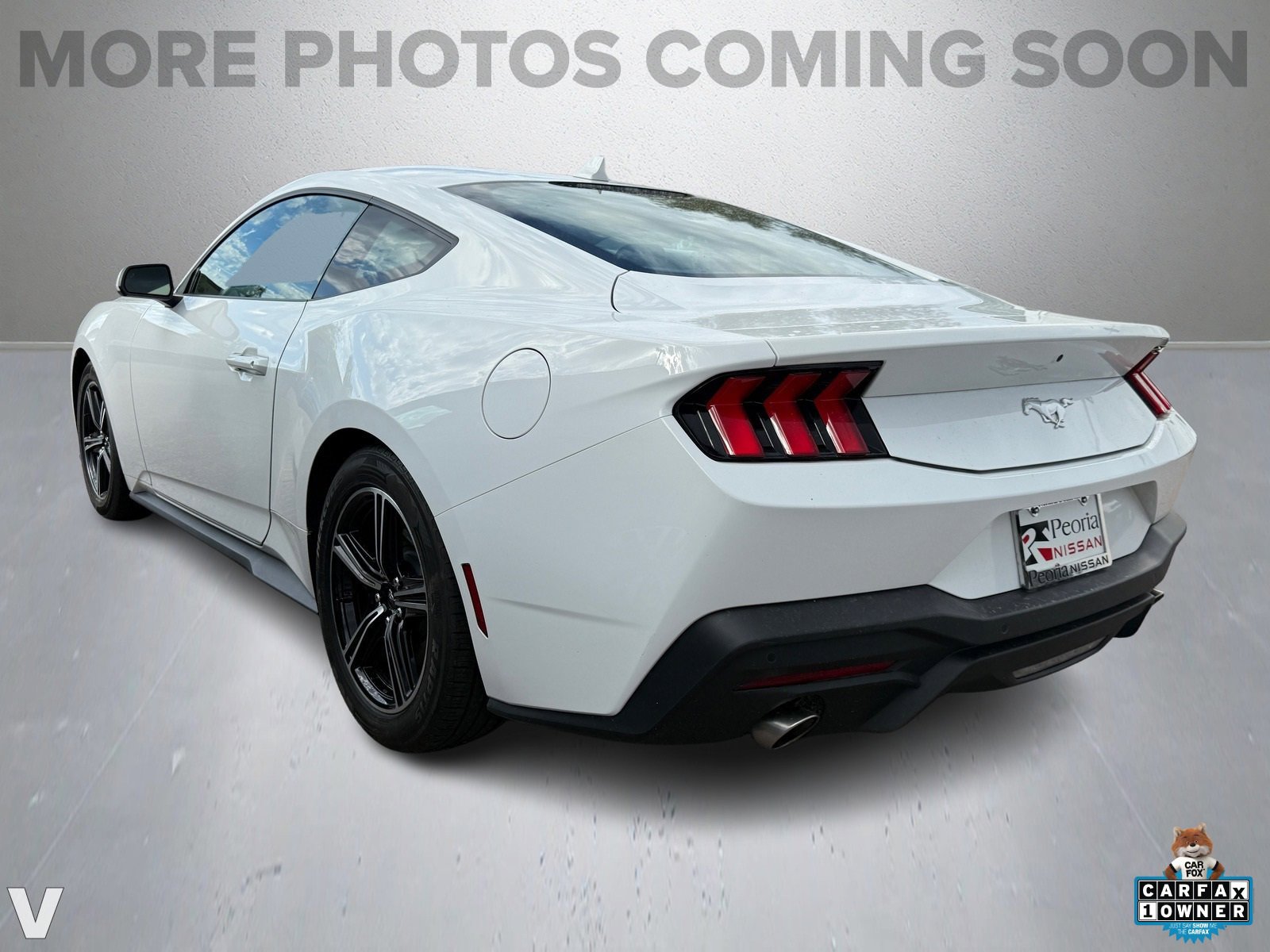 2024 Ford Mustang EcoBoost photo 2