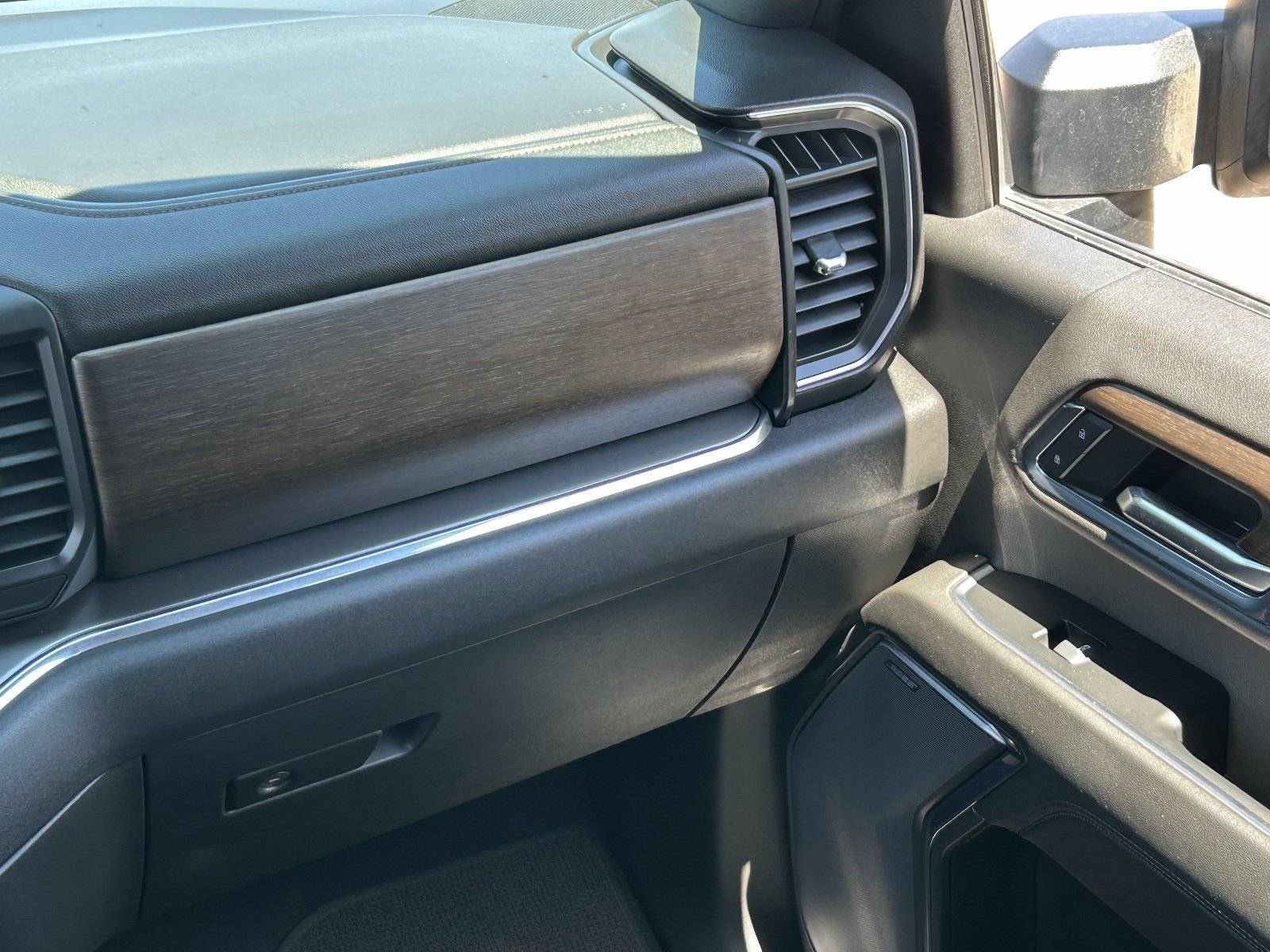 2024 Chevrolet Silverado 3500HD High Country - Photo 18