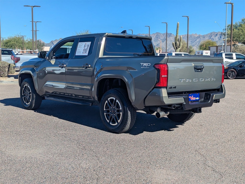 Used 2025 Toyota Tacoma 4WD SR Truck Double Cab