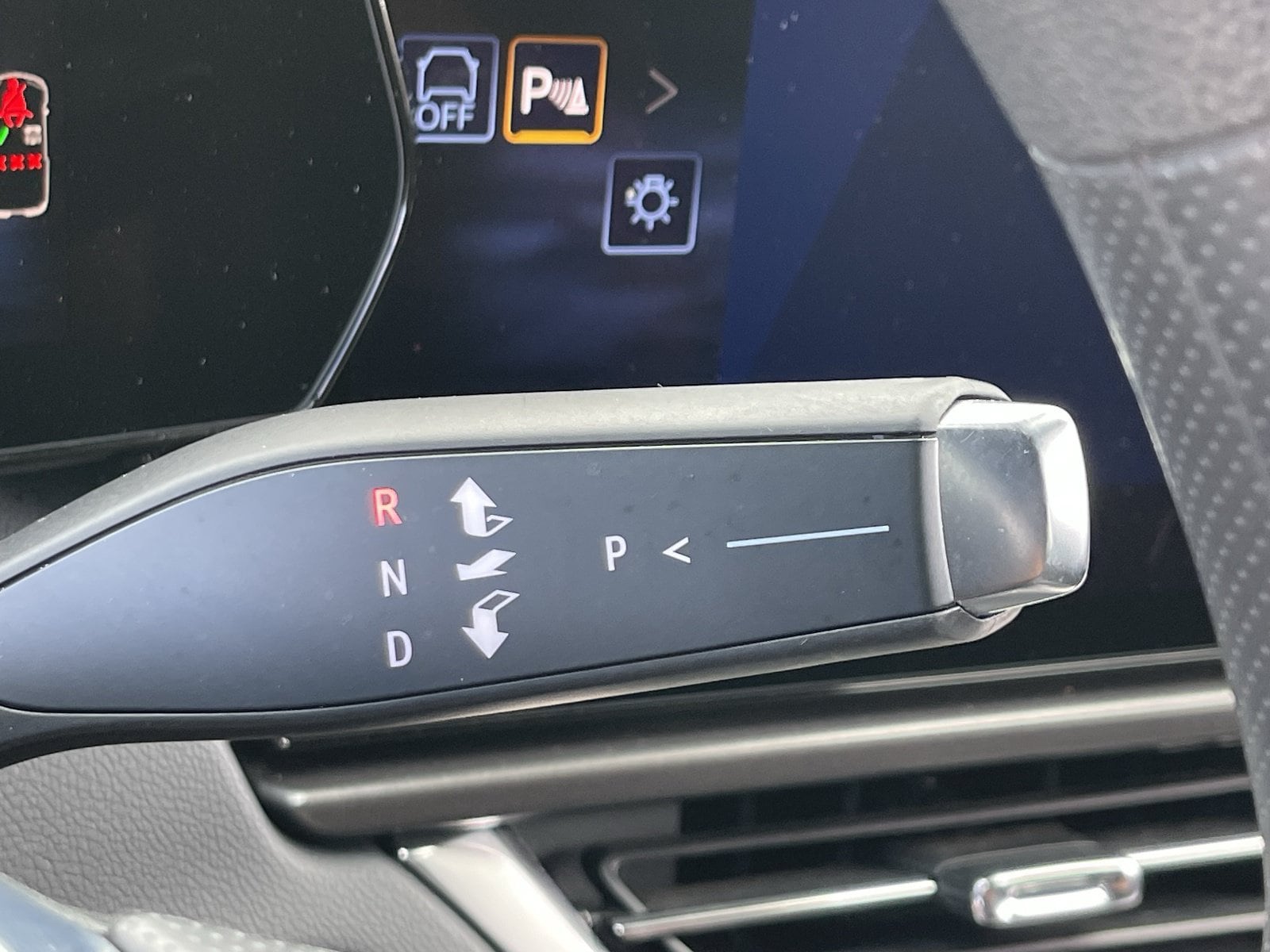 2025 Chevrolet Equinox EV LT - Photo 32