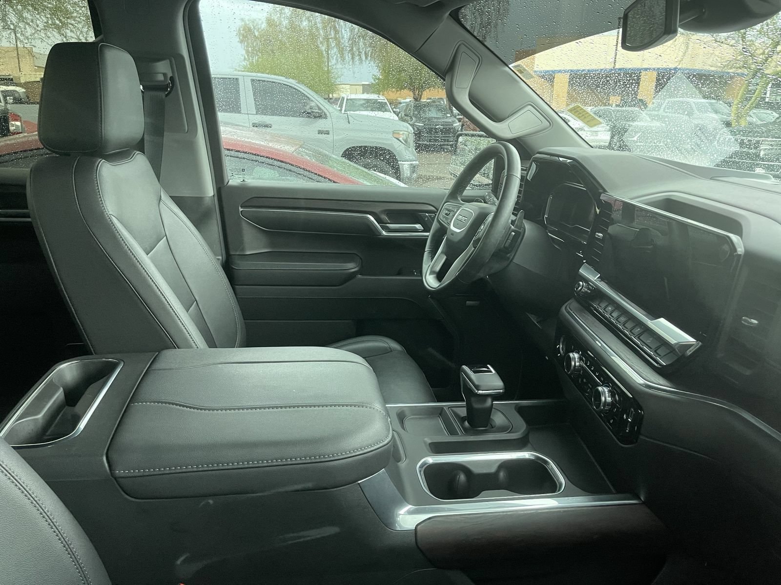 2023 GMC Sierra 1500 SLT - Photo 7