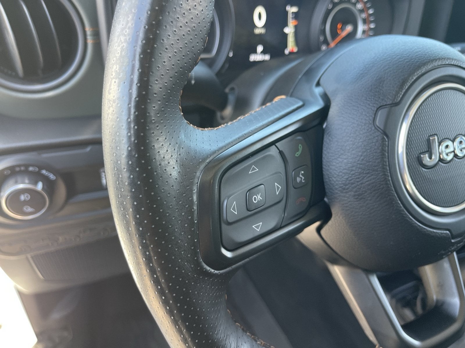 2025 Jeep Gladiator Mojave - Photo 23