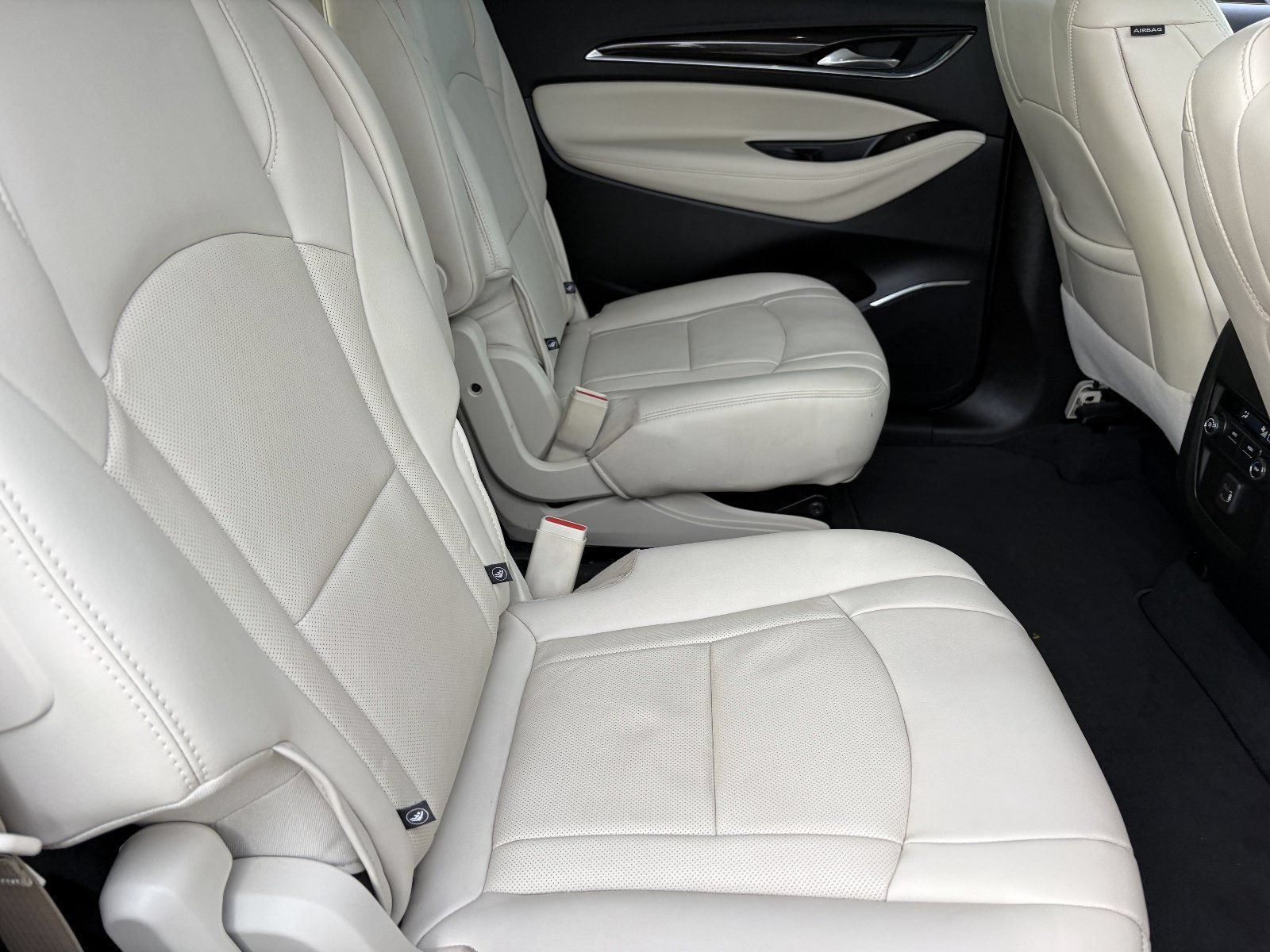 Used 2024 White Frost Tricoat Buick Essence image 14