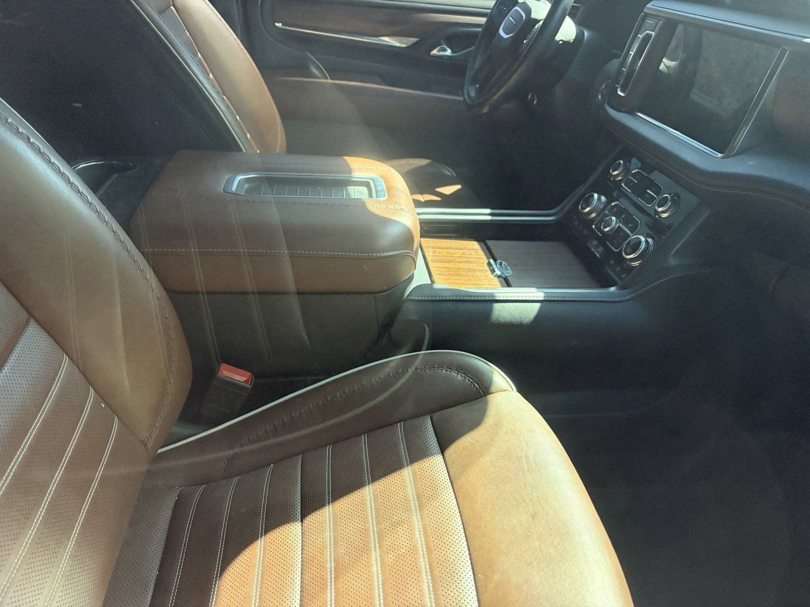 2023 GMC Yukon XL Denali Ultimate - Photo 10