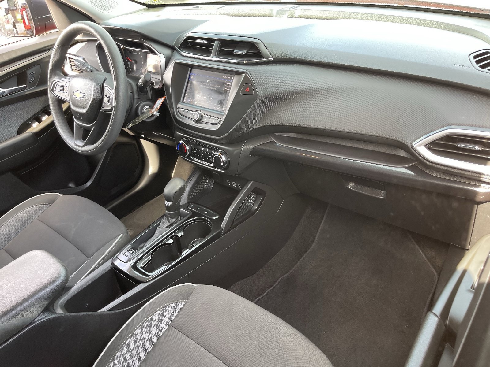 2023 Chevrolet TrailBlazer LS - Photo 13