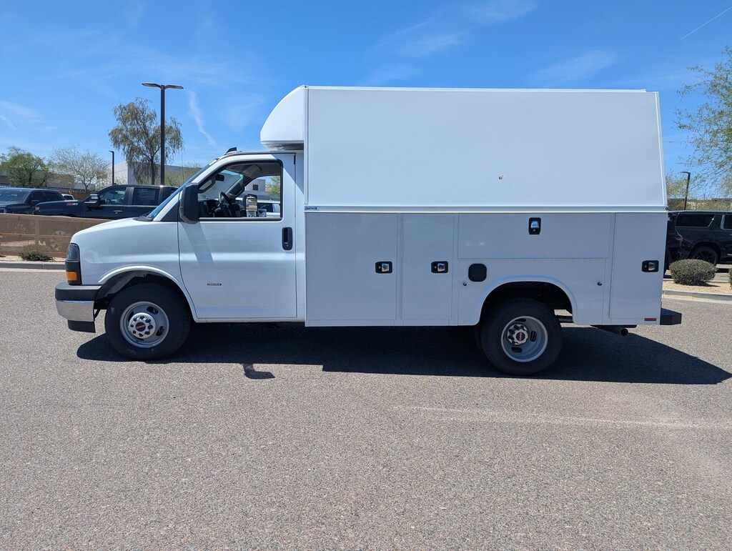 New 2025 GMC Savana Cutaway 3500 1WT Cutaway Van