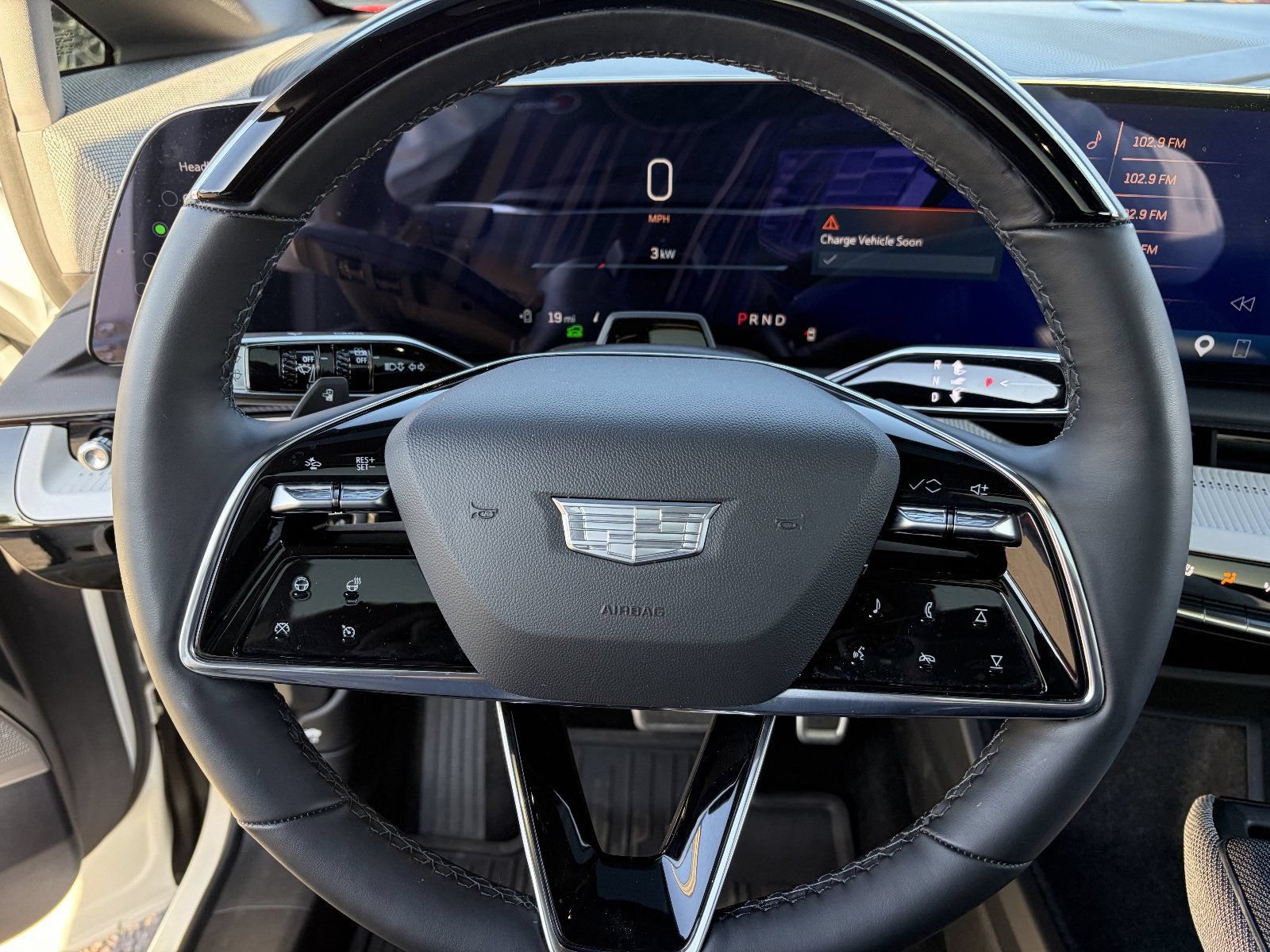 2025 Cadillac OPTIQ Sport 1 - Photo 23