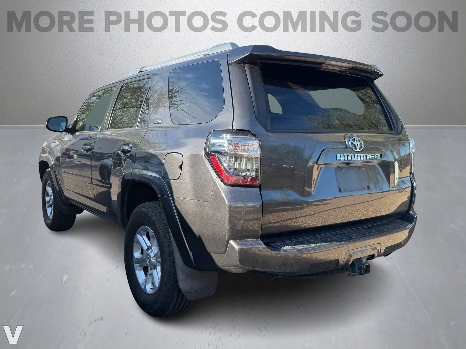 2016 Toyota 4Runner Limited photo 3