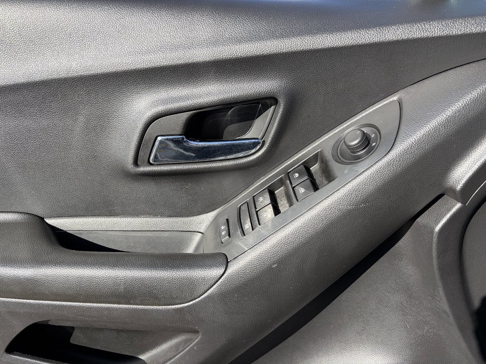 2022 Chevrolet Trax LT - Photo 23