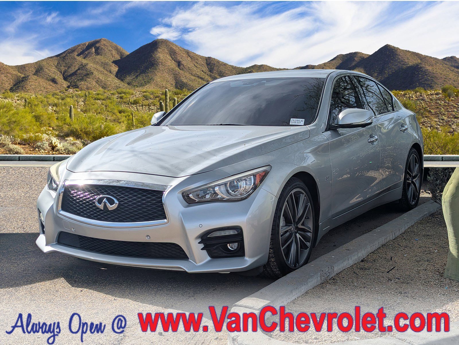 2015 INFINITI Q50's photo