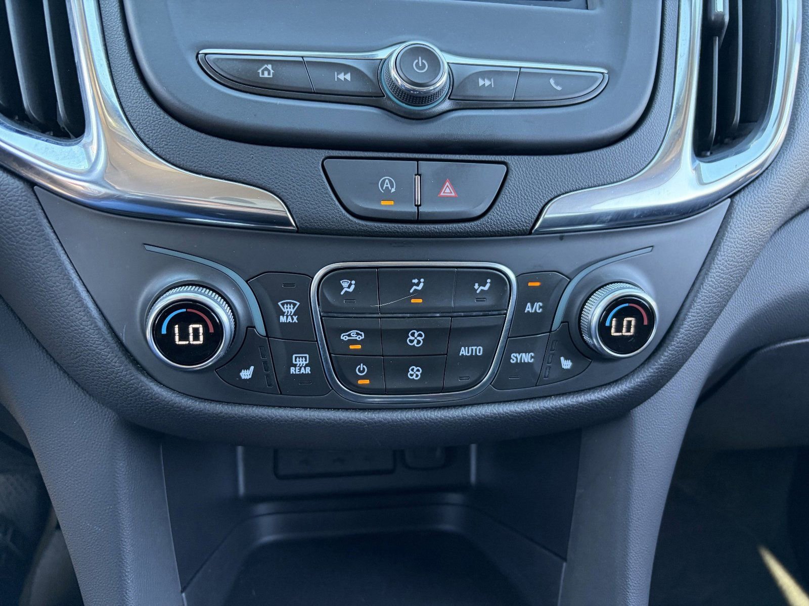 2024 Chevrolet Equinox LT - Photo 27