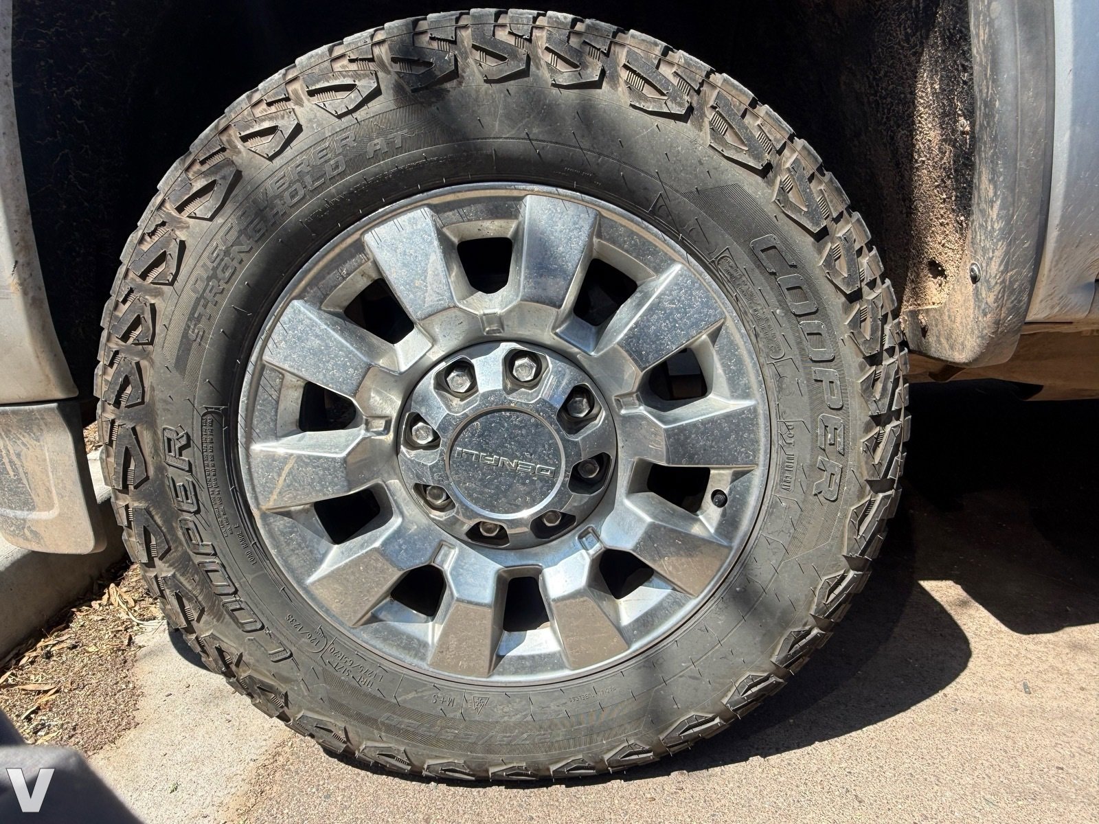 Image of 2018 GMC Sierra 2500 HD Denali Truck Crew Cab
