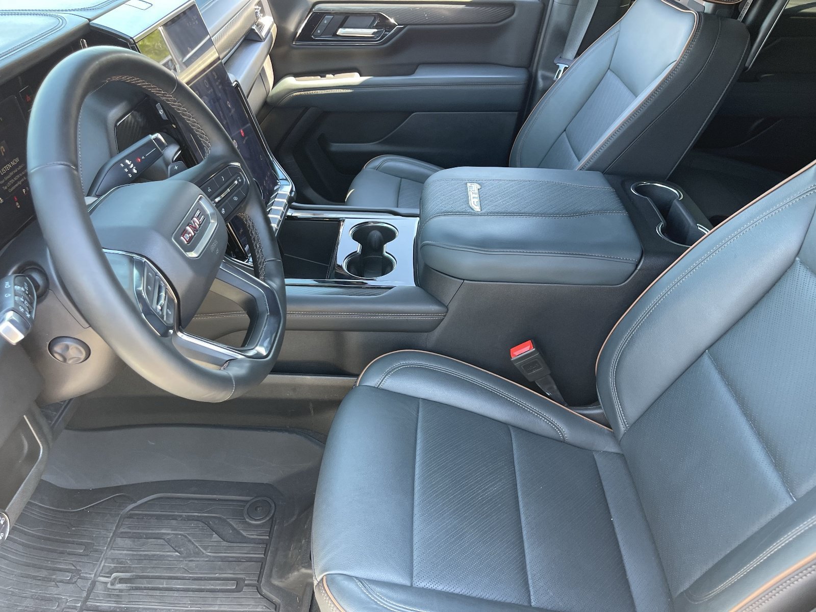 2025 GMC Yukon AT4 - Photo 21
