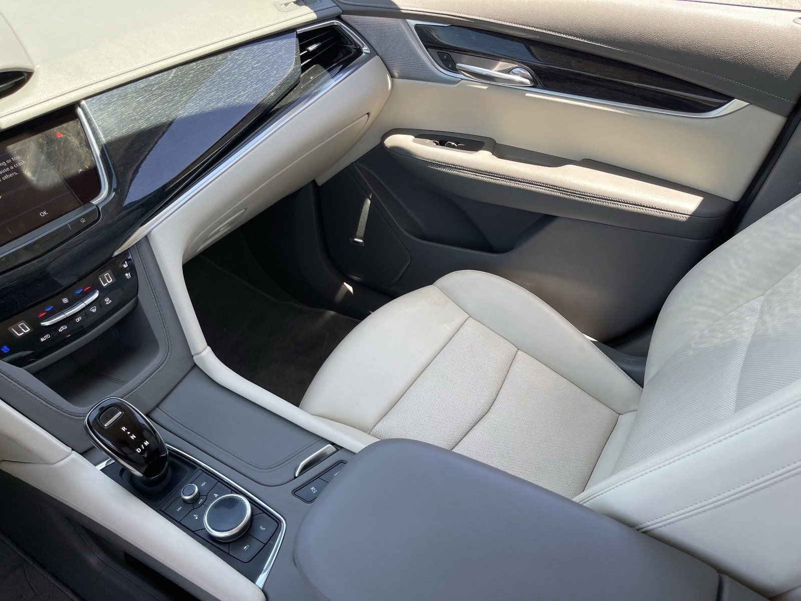 2023 Cadillac XT6 Premium Luxury - Photo 17