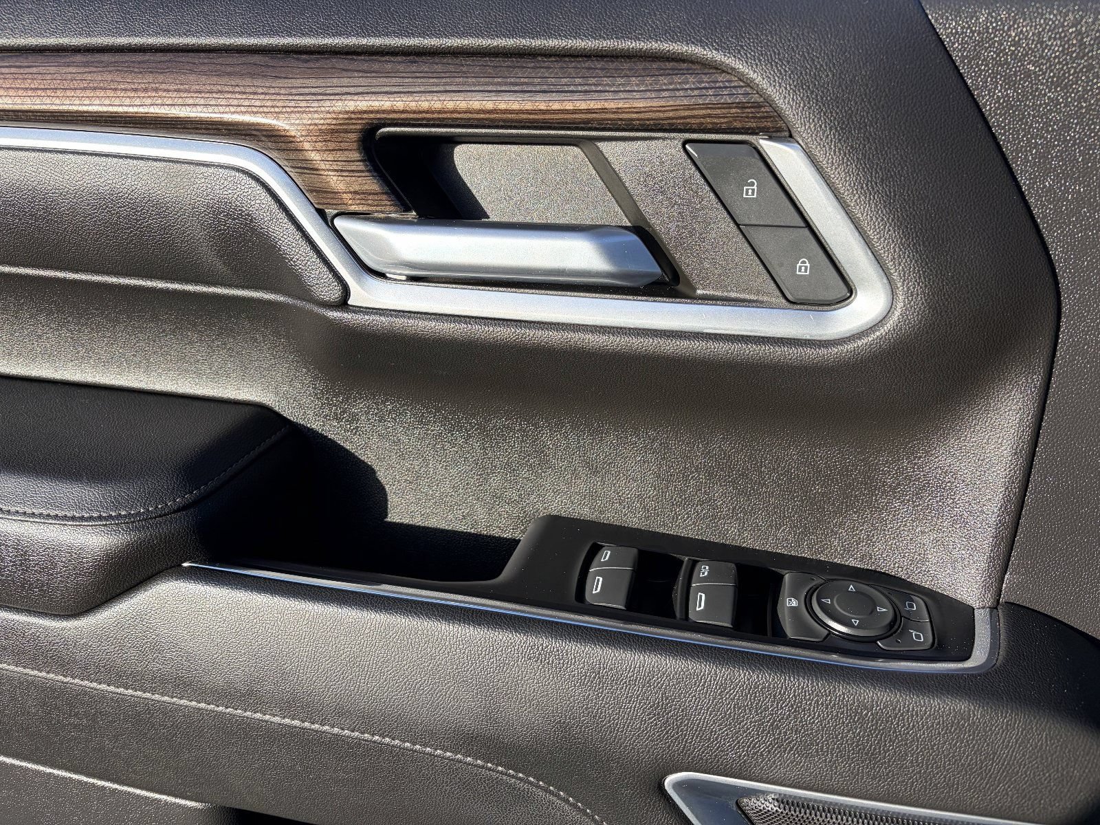 2022 Chevrolet Silverado 1500 RST - Photo 23