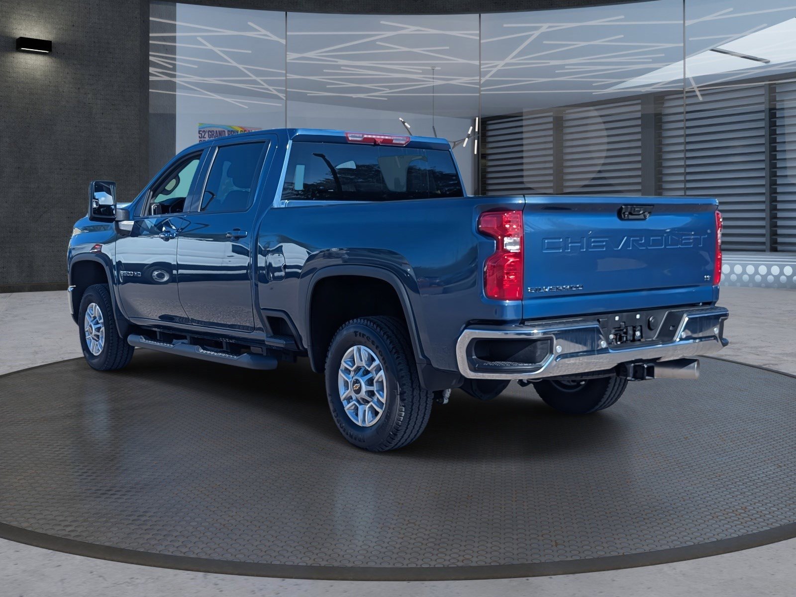 2025 Chevrolet Silverado 2500HD LT photo 3