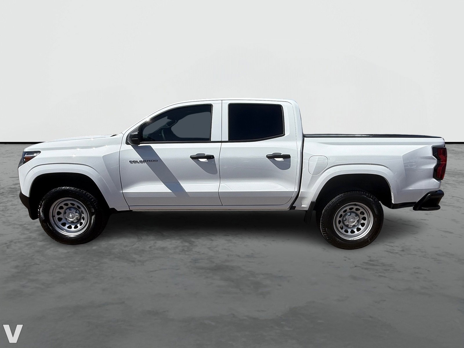 2024 Chevrolet Colorado photo 2